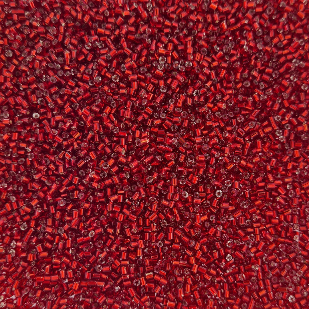 Find RĂžde glasperler, preciosa cut bugles, silverlined dark red, 2 mm hos Beadhouse of Copenhagen i dag, med en altid hurtig levering!