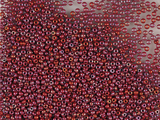 Find Purple glass beads, preciosa, opaque puple rainbow among our large selection of Preciosa Seed Beads at Beadhouse of Copenhagen today. Remember free shipping over DKK 400