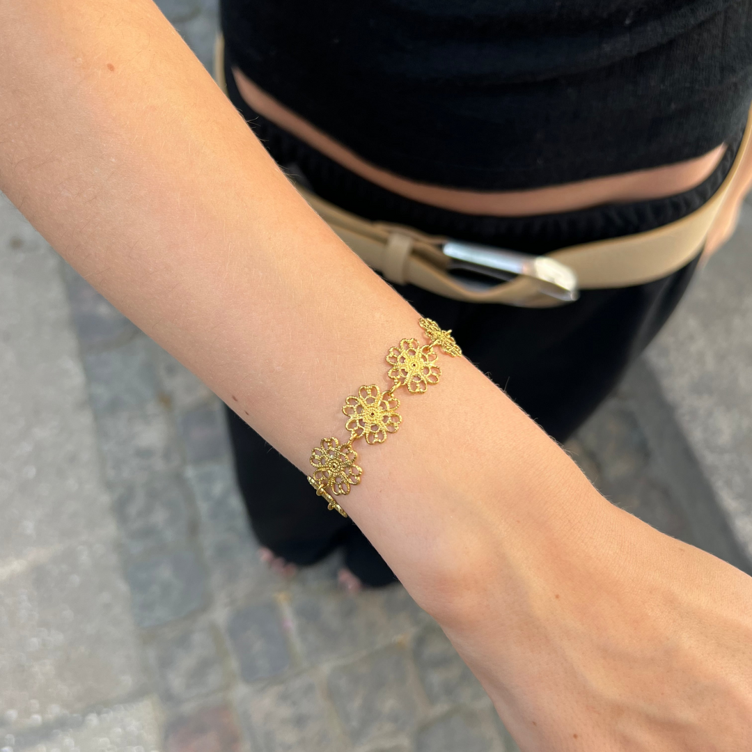 Armbånd, blomst, 16-17,5cm, forgyldt messing