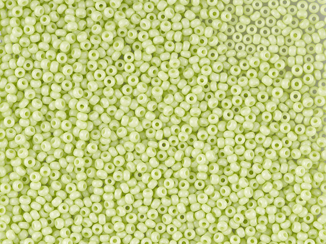 Find Green glass beads, preciosa, light green dyed chalkwhite, bulk purchase among our large selection of Preciosa Seed Beads at Beadhouse of Copenhagen today. Remember free shipping over DKK 400