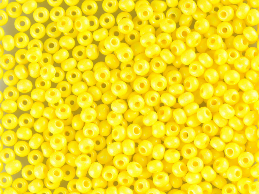 Find Yellow glass beads, preciosa, intensive yellow dyed chalkwhite among our large selection of Preciosa Seed Beads at Beadhouse of Copenhagen today. Remember free shipping over DKK 400