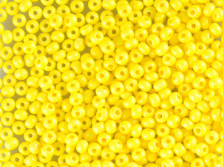 Find Yellow glass beads, preciosa, intensive yellow dyed chalkwhite among our large selection of Preciosa Seed Beads at Beadhouse of Copenhagen today. Remember free shipping over DKK 400
