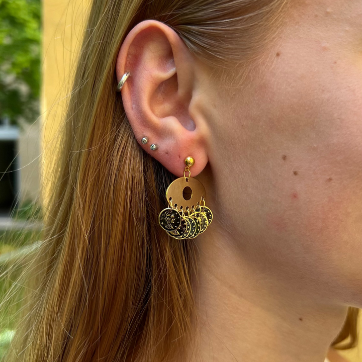 Find Earrings, Belly Dancer Studs, Gold Plated Brass from our large selection of Earrings at Beadhouse of Copenhagen today. Remember free shipping over DKK 400