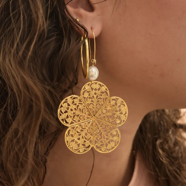 Earring, ear hook, with filigree pendant, gilded brass 