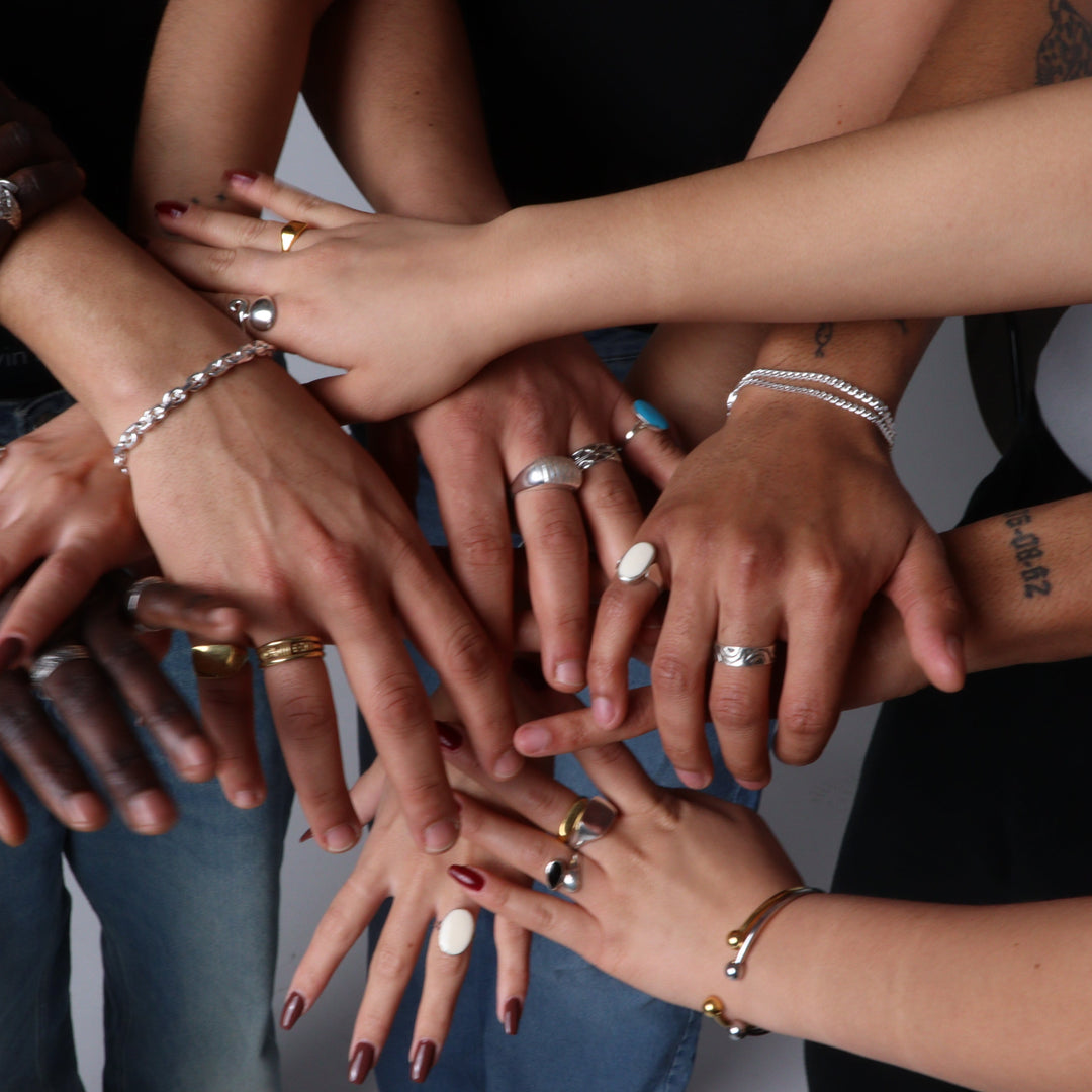 Find Fingerring, bølger, sterlingsølv hos Beadhouse of Copenhagen i dag, med en altid hurtig levering!