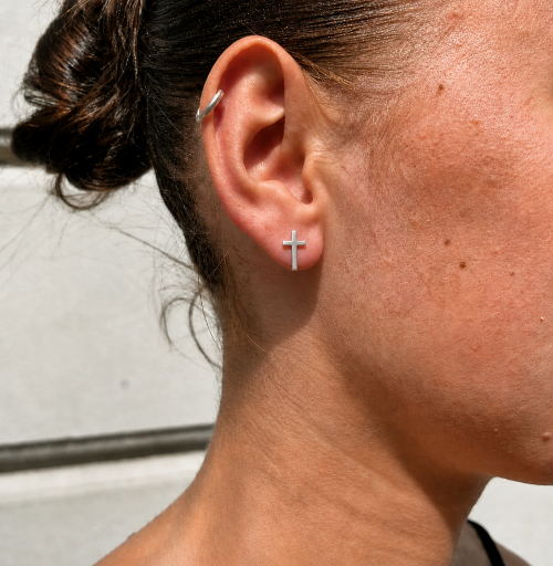 Find Earrings, Cross Studs, Sterling Silver from our large selection of Earrings at Beadhouse of Copenhagen today. Remember free shipping over DKK 400