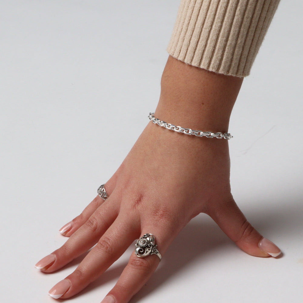 Find Armbånd, chunky anker facet kæde, sterlingsølv, 17-20 cm/4,5 mm hos Beadhouse of Copenhagen i dag, med en altid hurtig levering!