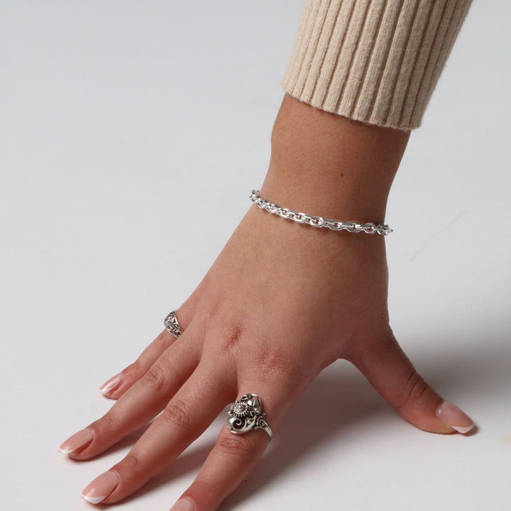 Find Armbånd, chunky anker facet kæde, sterlingsølv, 17-20 cm/4,5 mm hos Beadhouse of Copenhagen i dag, med en altid hurtig levering!