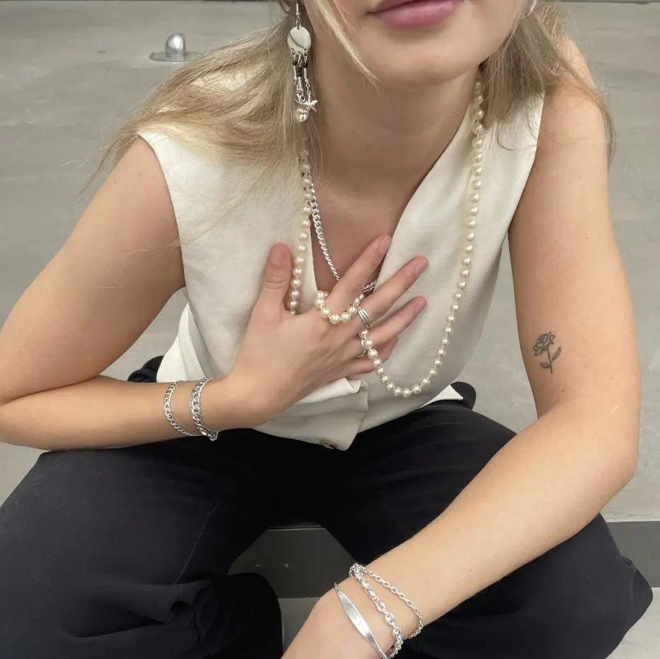 Halskæde, off white perlemor plastperlekæde, 90 cm/ 8 mm Beadhouse of Copenhagen