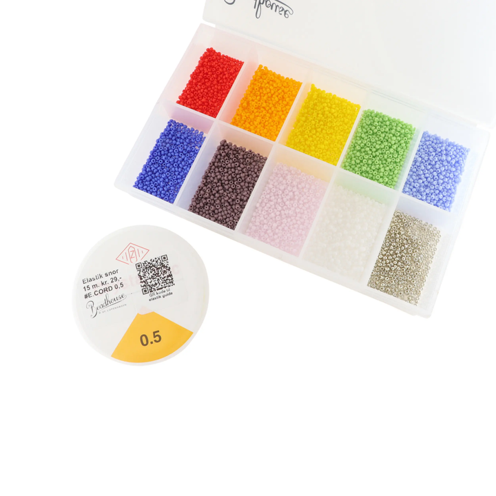 Diy kit, glasperler str. 10/0, sølv, med perler der holder farven Beadhouse of Copenhagen