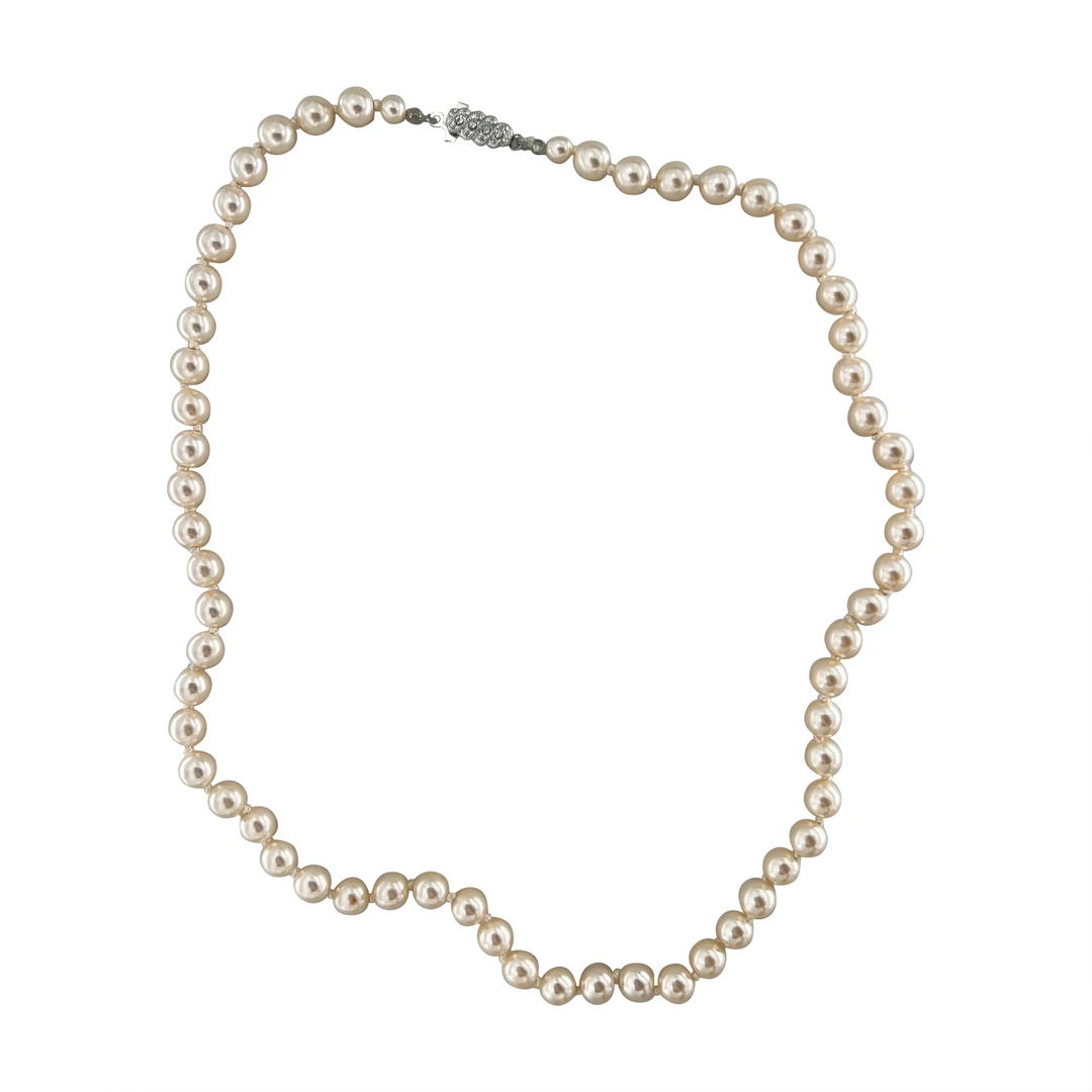 Halskæde, beige voksperler, forsølvet messing 