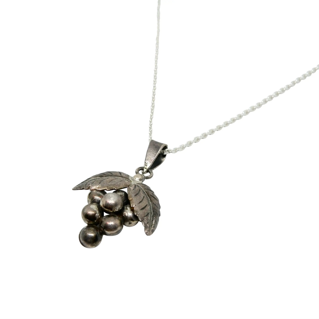 Pendant, bunch of grapes with crystals, beautiful work, sterling silver 