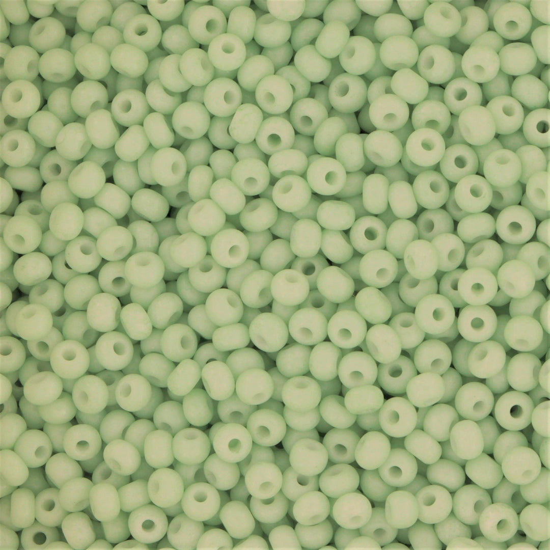 Grønne glasperler, preciosa, green dyed chalkwhite, storkøb Preciosa