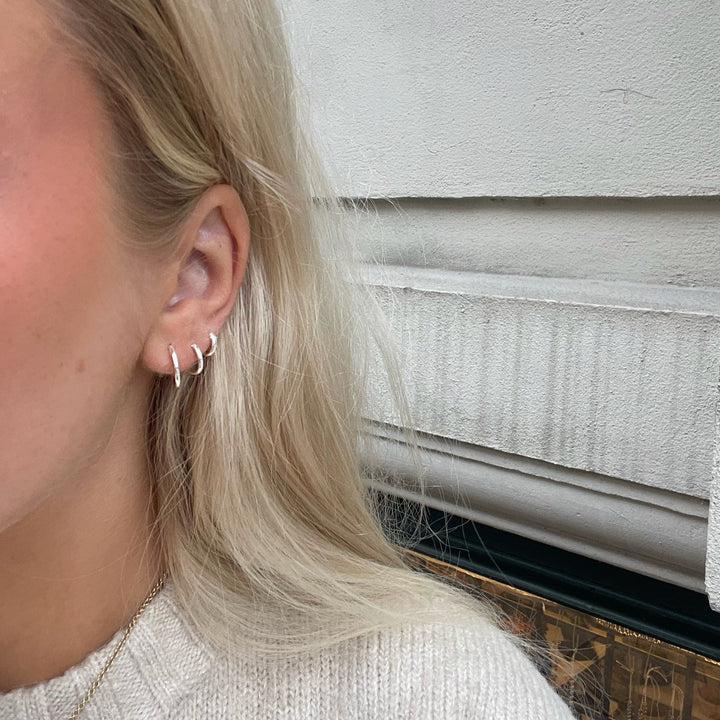 Find Øreringe, hoops, sterlingsølv, 8 x 1,5 mm hos Beadhouse of Copenhagen i dag, med en altid hurtig levering!