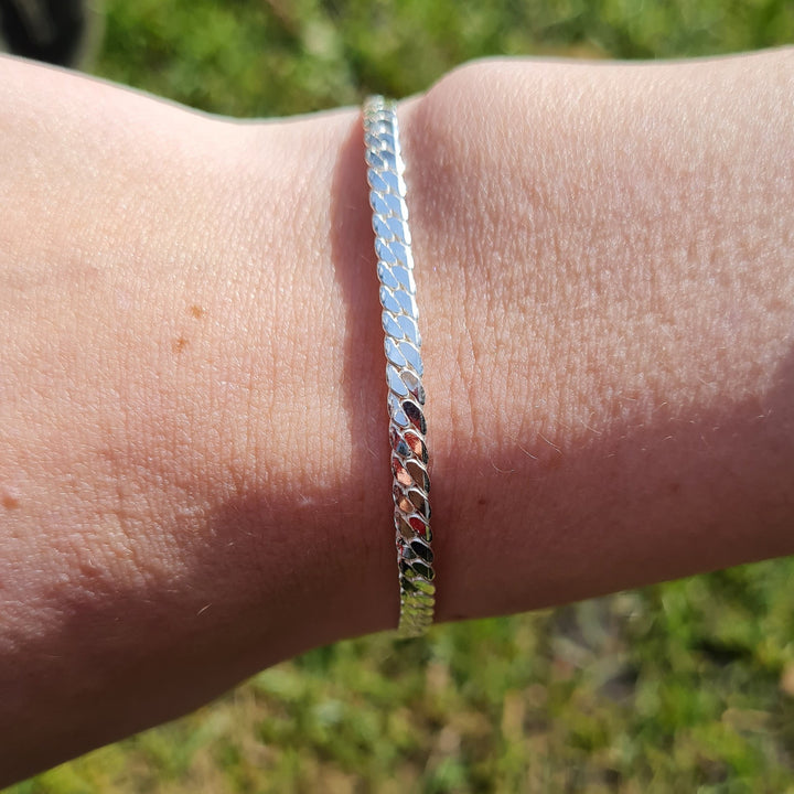 Find Armbånd, sildeben kæde, sterlingsølv, 16-19 cm/3,5 mm hos Beadhouse of Copenhagen i dag, med en altid hurtig levering!