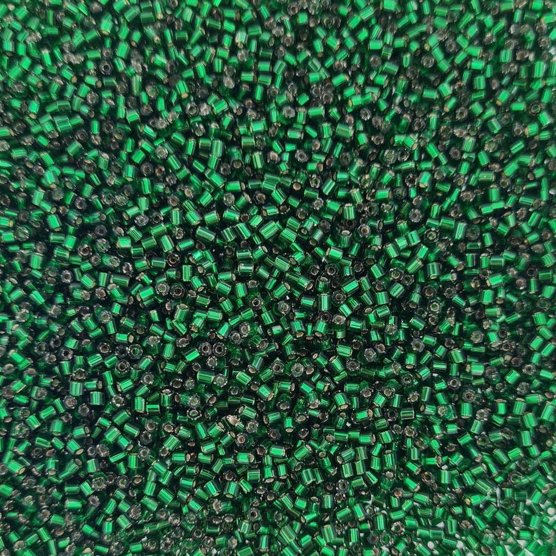 Grønne glasperler, preciosa cut bugles, silverlined dark green, 2,3 mm Preciosa BOC