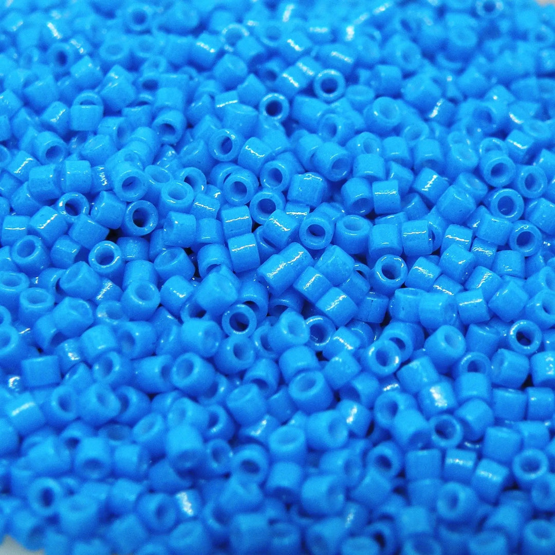 Blå glasperler, miyuki delica beads, duracoat opaque dyed delphinium Krea