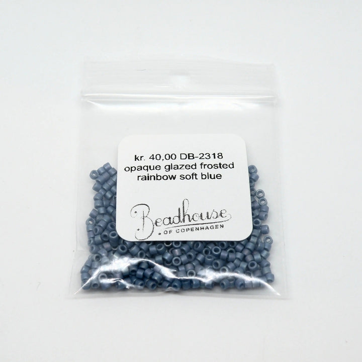Blå glasperler, miyuki delica beads, opaque rainbow blue Krea