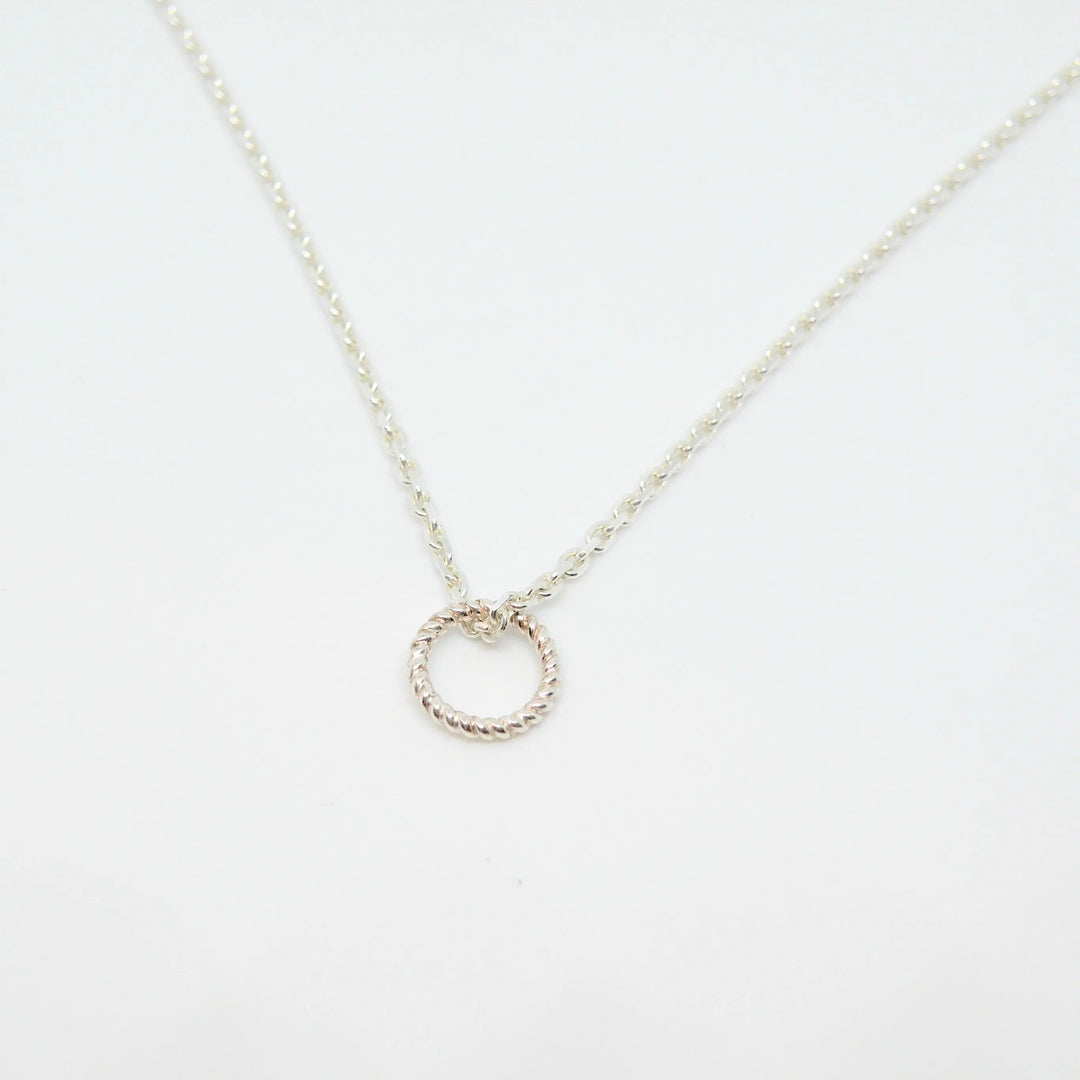 Vedhæng, snoet ring, sterlingsølv Beadhouse of Copenhagen