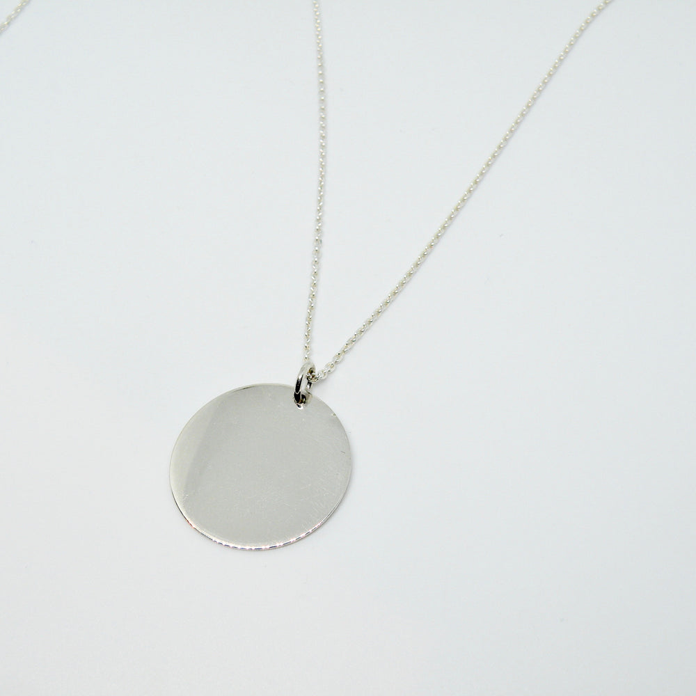 Find Vedhæng, rundt dog tag, sterlingsølv, 30 mm hos Beadhouse of Copenhagen i dag, med en altid hurtig levering!