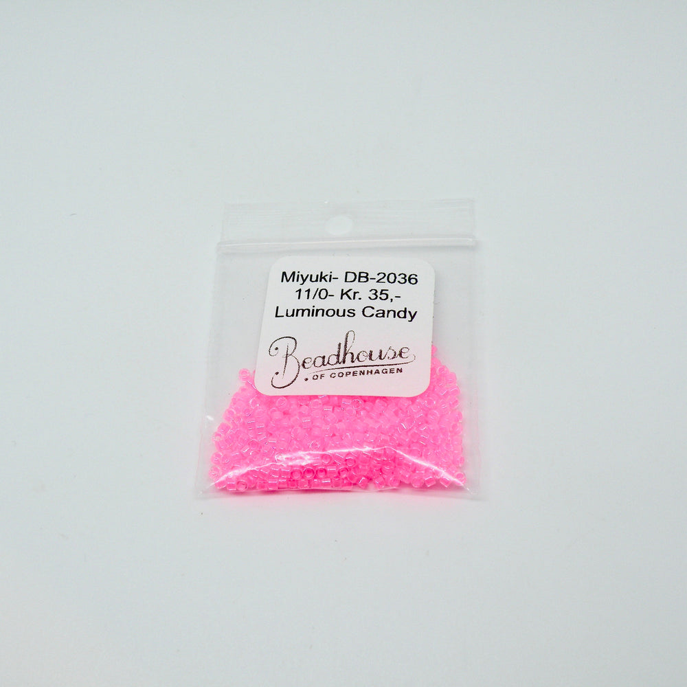 Find Pink glasperler, miyuki delica beads, luminous pink hos Beadhouse of Copenhagen i dag, med en altid hurtig levering!