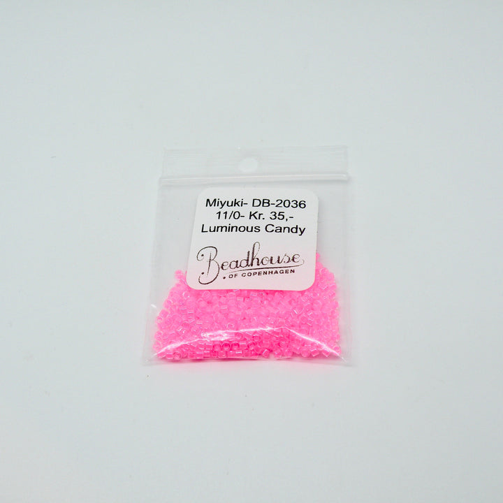 Find Pink glasperler, miyuki delica beads, luminous pink hos Beadhouse of Copenhagen i dag, med en altid hurtig levering!