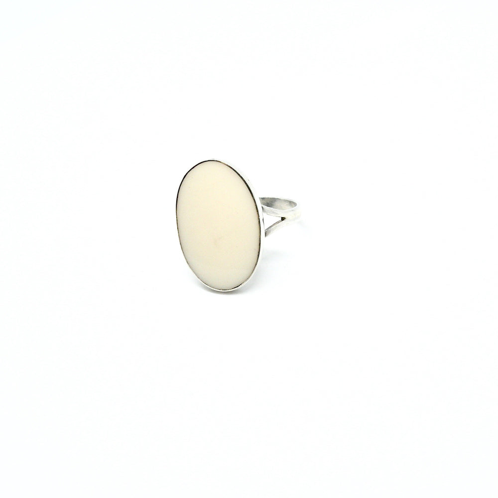 Find Fingerring, stor oval i ben, sterlingsølv hos Beadhouse of Copenhagen i dag, med en altid hurtig levering!