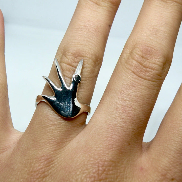 Fingerring, hånd med onyx, sterlingsølv Beadhouse of Copenhagen