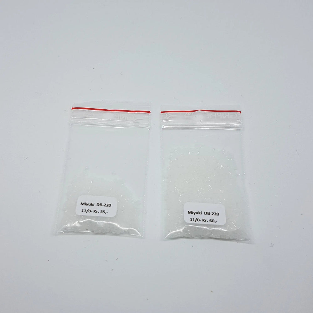 Hvide glasperler, miyuki delica beads, opal white Krea