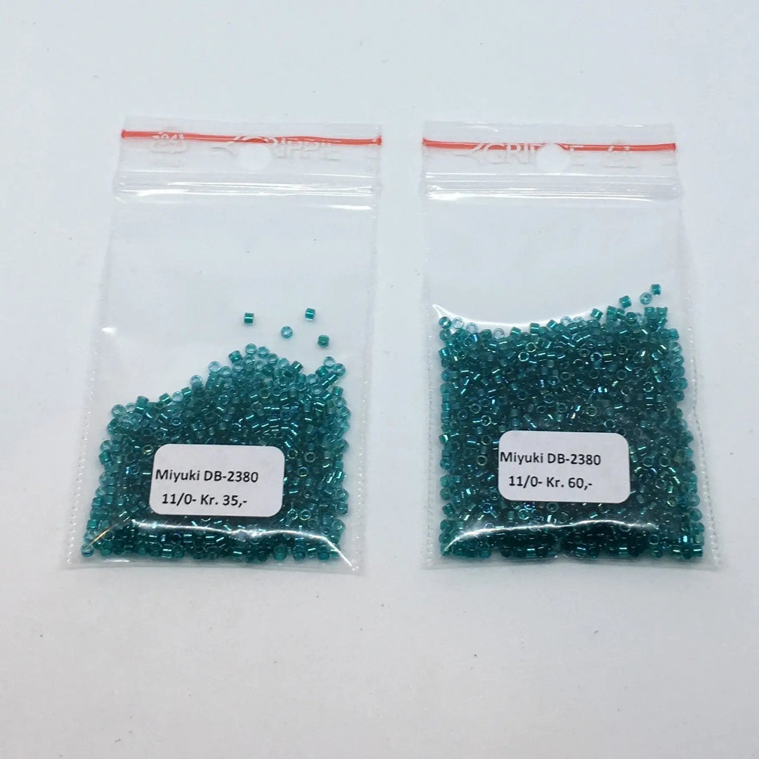 Grønne glasperler, miyuki delica beads, fancy lined teal Krea