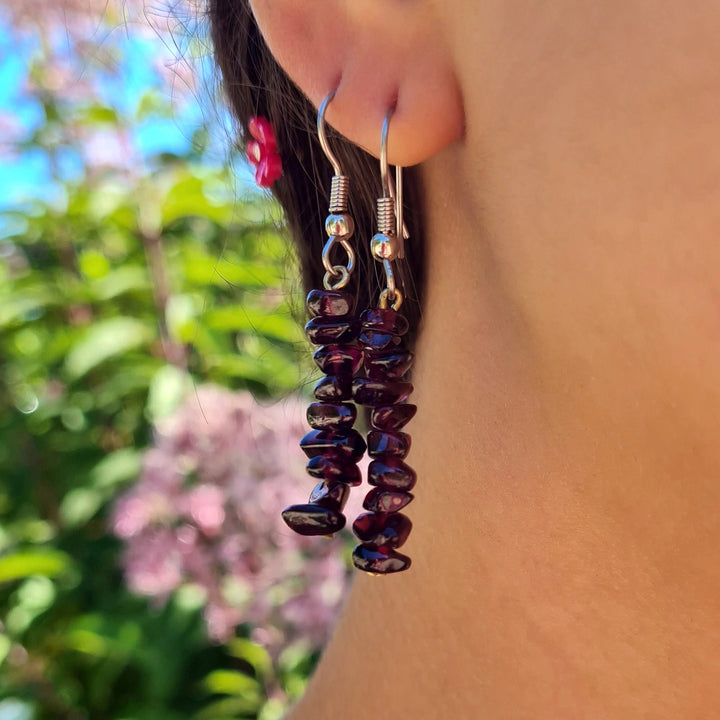 Øreringe, ørekrog med granat chips, sterlingsølv Beadhouse of Copenhagen