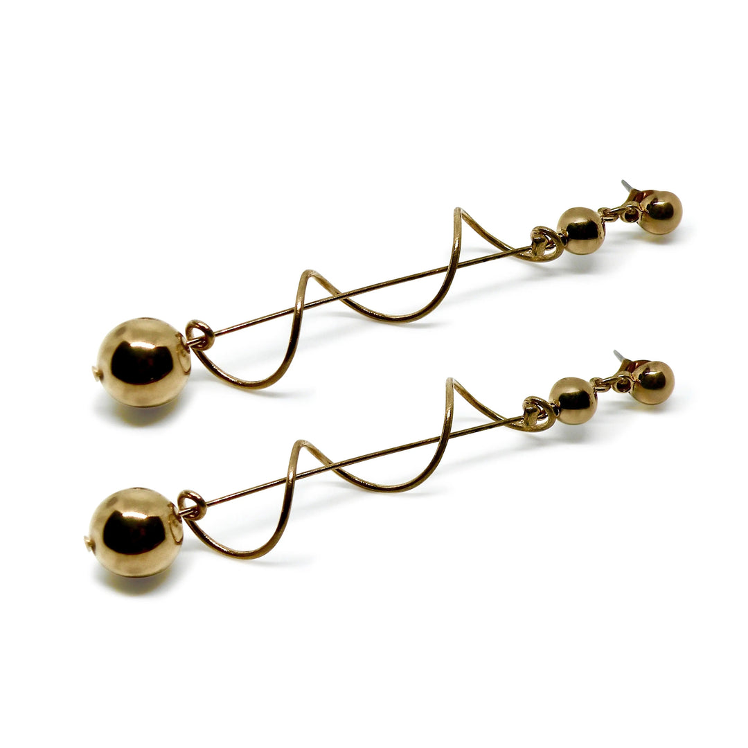 Øreringe, ørestikkere spiral og kugle, forgyldt messing Beadhouse of Copenhagen