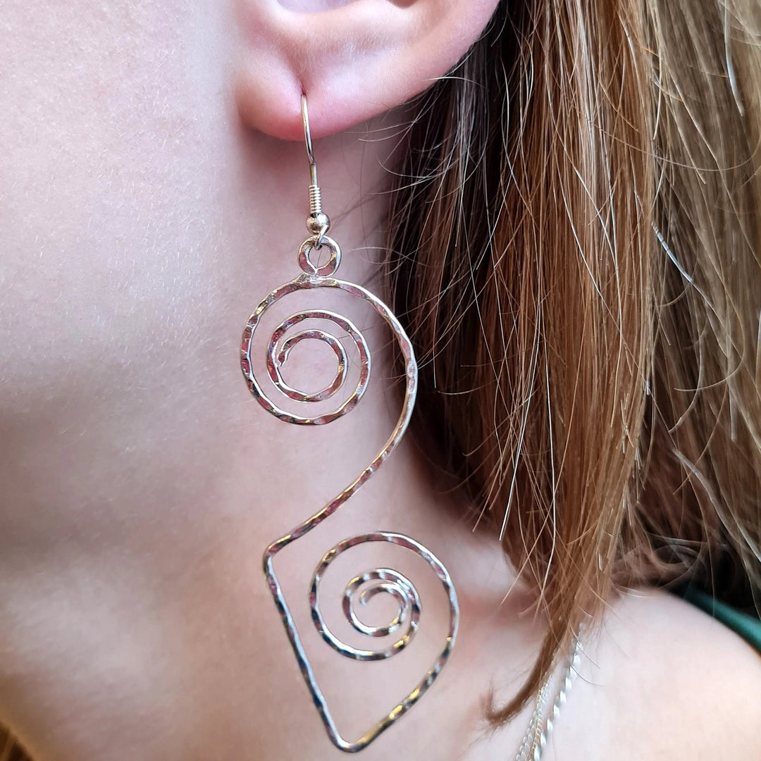 Øreringe, ørekroge dobbelt spiral, forsølvet og forgyldt messing Beadhouse of Copenhagen