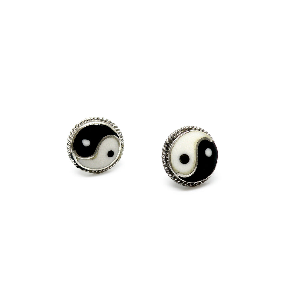 Find Øreringe, ørestikkere yin og yang af onyx og ben, sterlingsølv, 10 mm hos Beadhouse of Copenhagen i dag, med en altid hurtig levering!