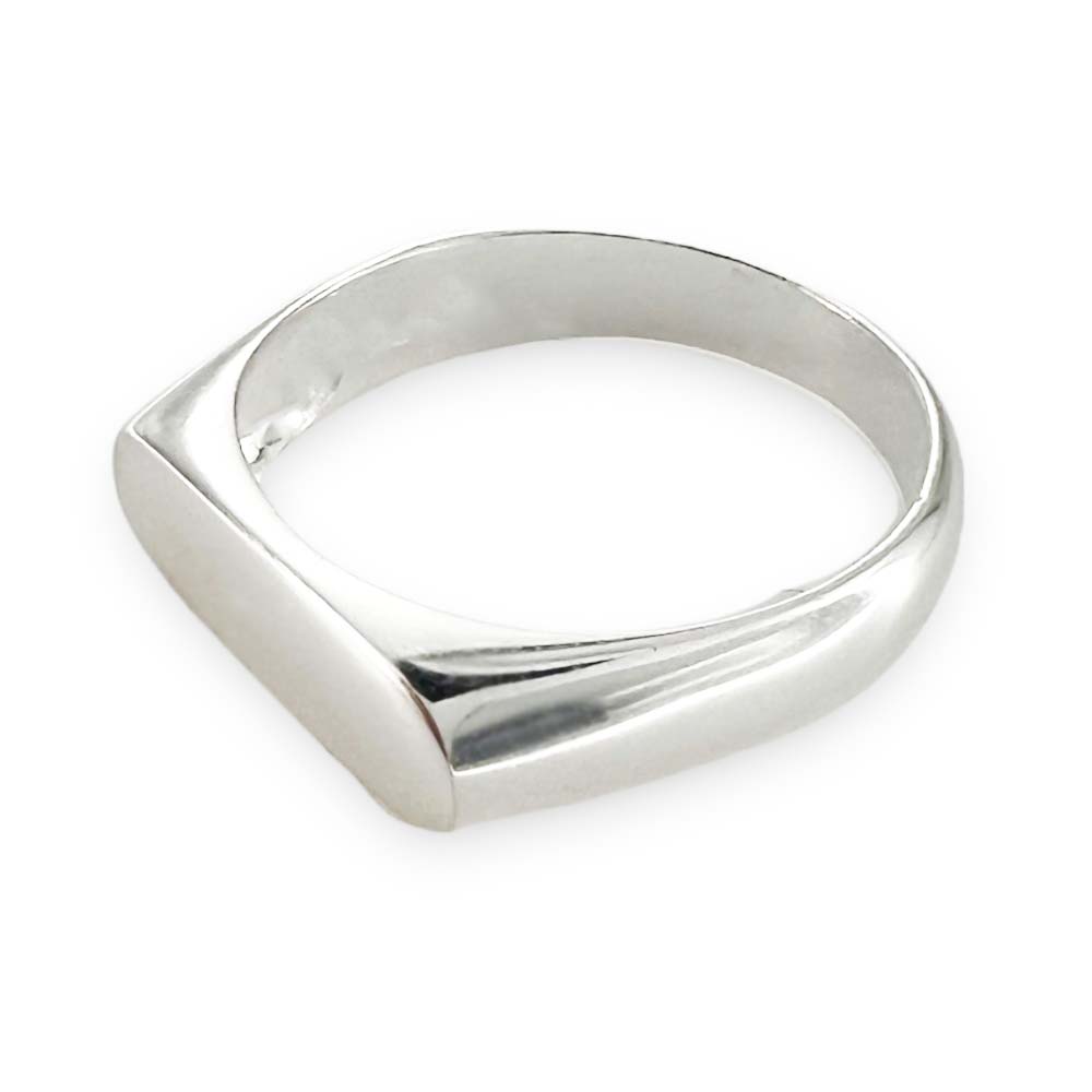 Find Fingerring, smal signet ring, sterlingsølv hos Beadhouse of Copenhagen i dag, med en altid hurtig levering!