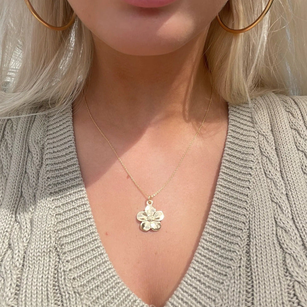 Vedhæng, blomst, forgyldt messing Tax