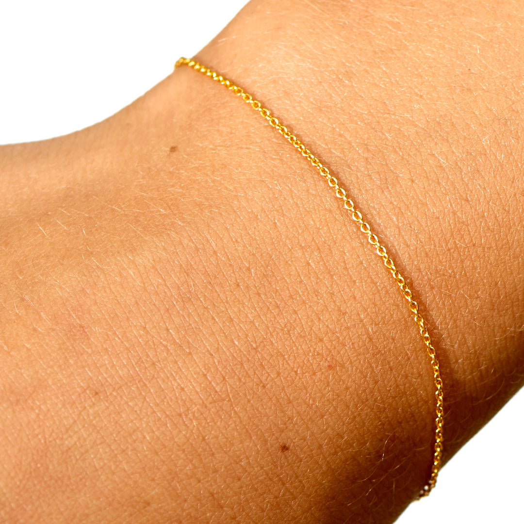 Find Armbånd, rund anker kæde, forgyldt sterlingsølv,16-18 cm/ 1 mm hos Beadhouse of Copenhagen i dag, med en altid hurtig levering!