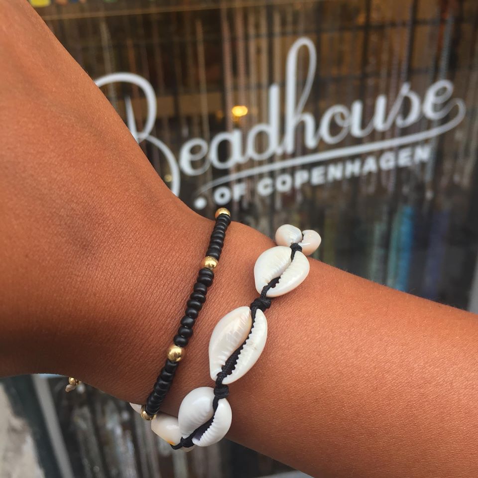 Find Armbånd, kauri musling hos Beadhouse of Copenhagen i dag, med en altid hurtig levering!