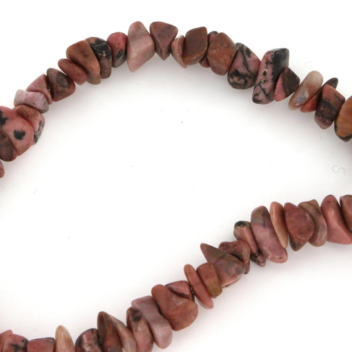 Halskæde, rhodonit chips, forgyldt stål, 40-45 cm Beadhouse of Copenhagen